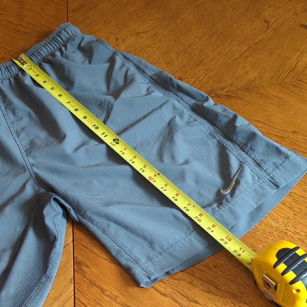 Nike Men's Gray Athletic Shorts - Picture 6 of 6